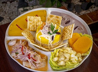 SABORES PERUANOS